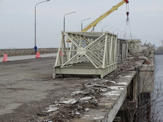 Горсовет будет штрафовать подрядчика Нового моста в Днепре. Новости Днепра