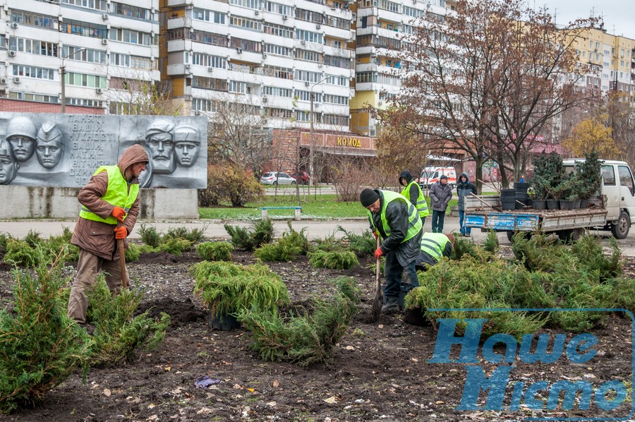 "Зеленстрой" Днепра продолжает озеленять город. Новости Днепр