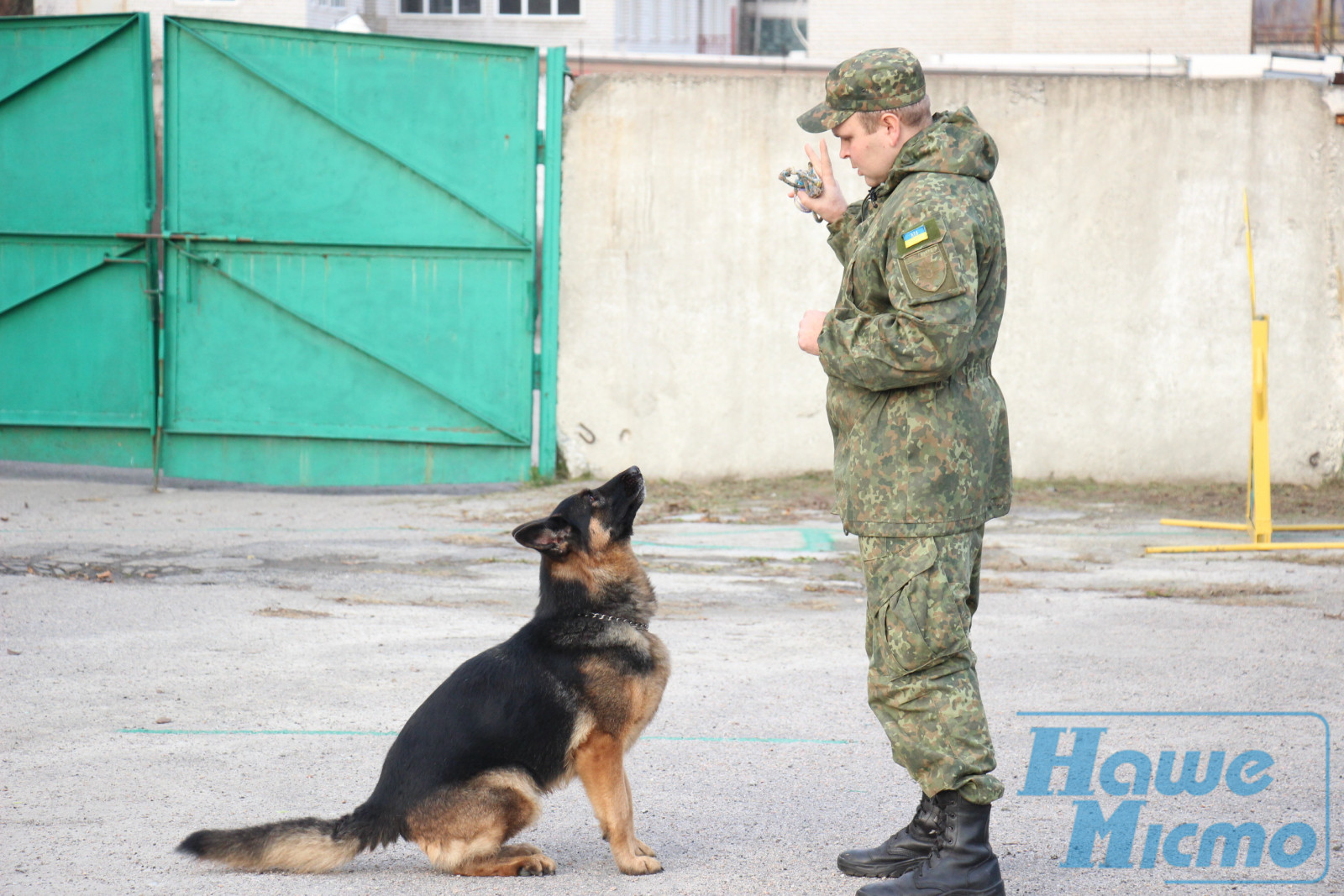 Найден сотрудник полиции Днепра, вышедший на след домушников с гранатами. Новости Днепр