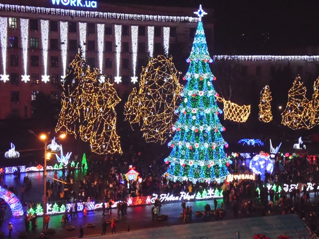 В Днепре феерически откроют главную ёлку города. Новости Днепра