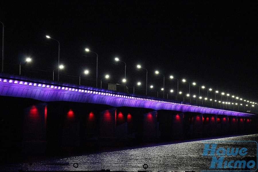 В Днепре запустили первый в Украине "радужный" мост. новости Днепр