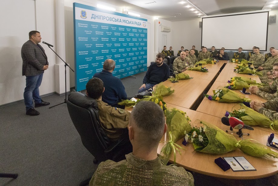 Напередодні Дня Збройних сил у Дніпрі нагородили військових. Новости Днепр