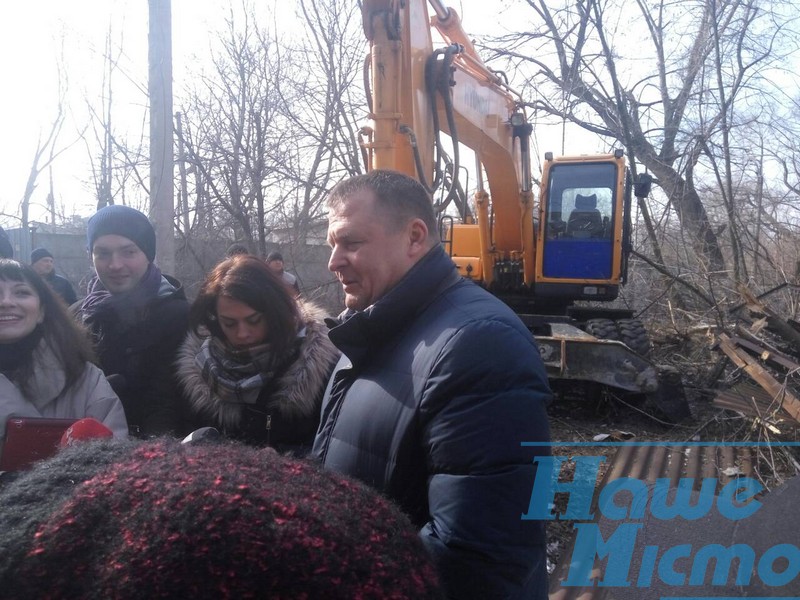 В Днепре скупщиков краденного металла разровняют бульдозерами. Новости Днепра
