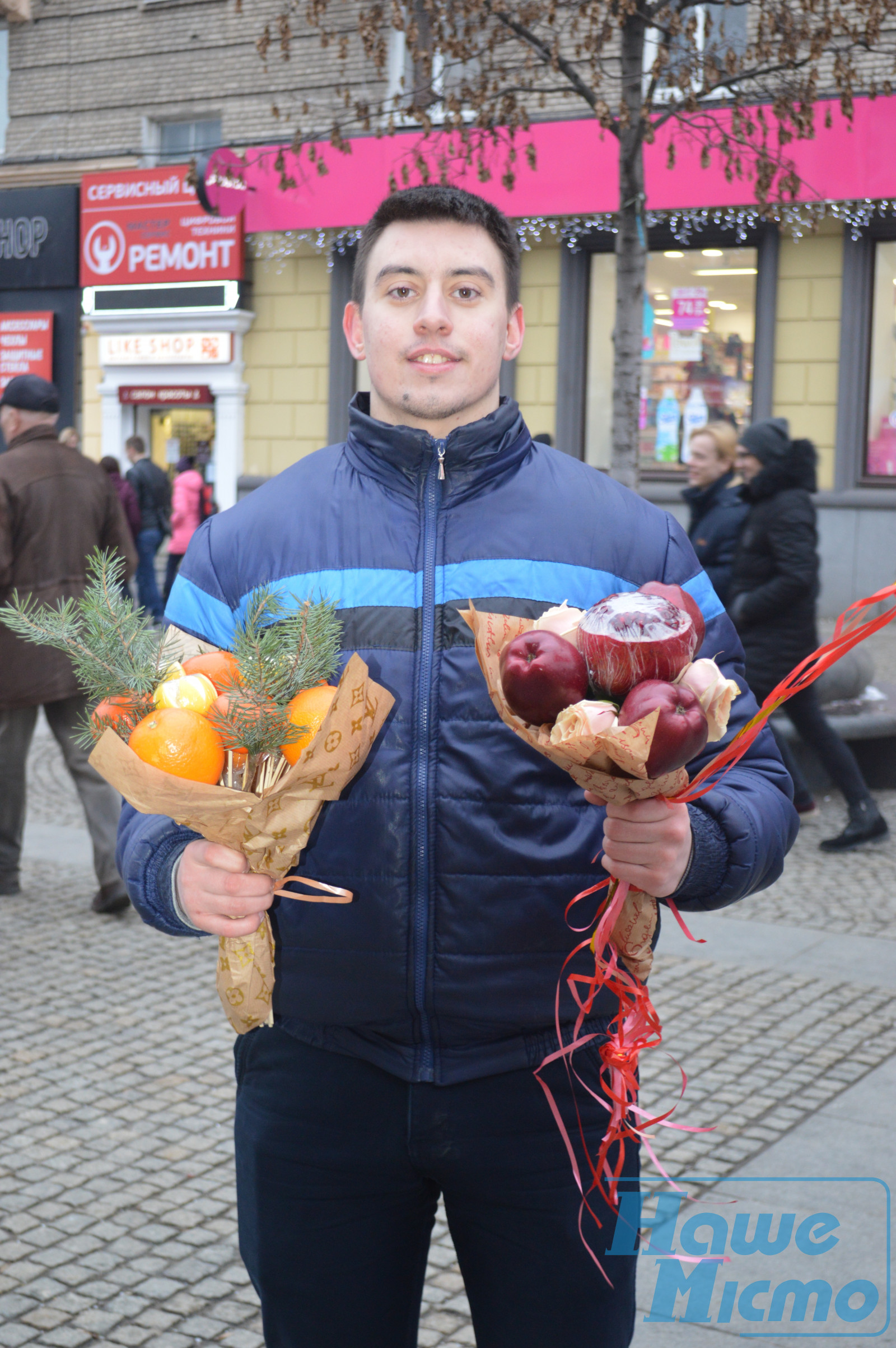 Экспресс-брак, поцелуи влюблённых и кольца-бублики: как днепряне встретили 14 февраля. Новости Днепра.