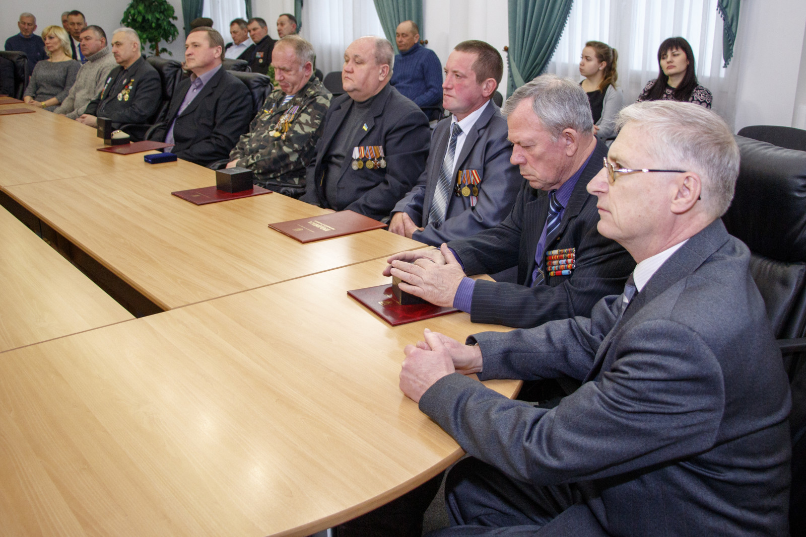 Міська рада Дніпра нагородила воїнів-інтернаціонолістів (ФОТО). Новости Днепра.