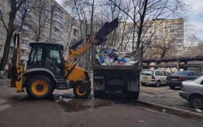 Коммунальные службы Днепра продолжают вывозить мусор (отчеты и планы). новости Днепра