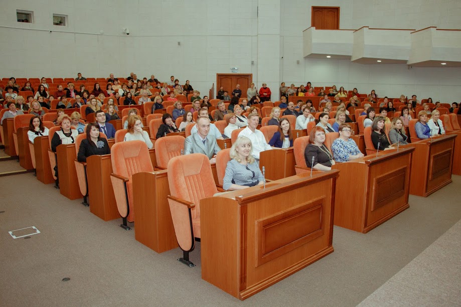 В Днепре наградили лучших учителей года. Новости Днепра