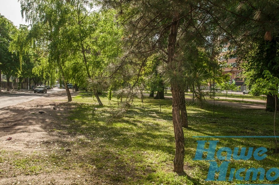 В центре Днепра возрождают старейший сквер. Новости Днепра