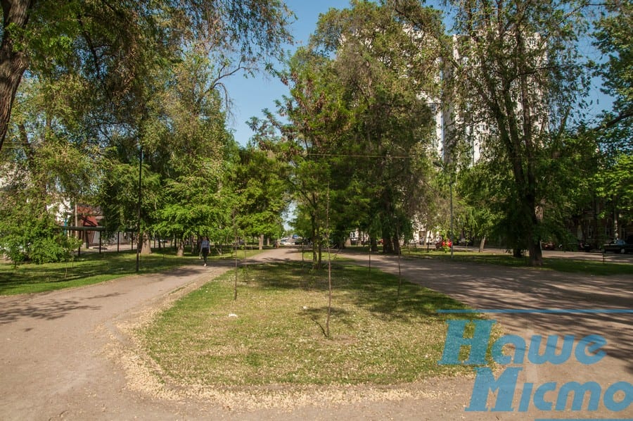 В центре Днепра возрождают старейший сквер. Новости Днепра