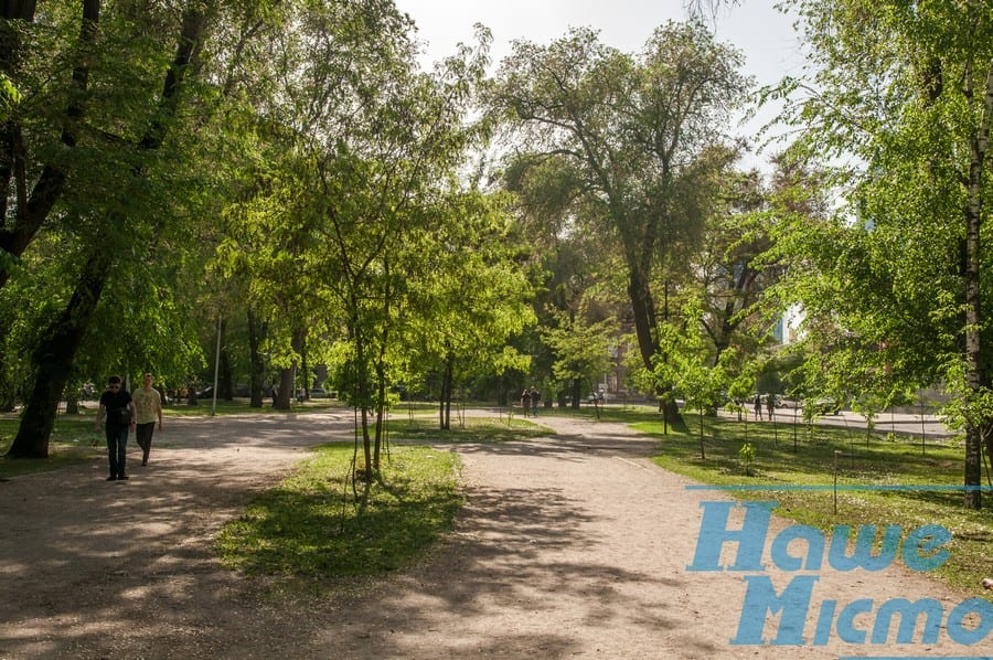 В центре Днепра возрождают старейший сквер. Новости Днепра