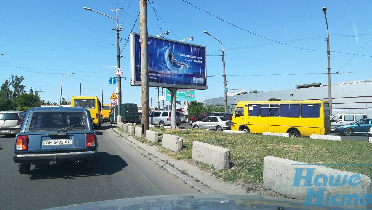 В Днепре стоит центр: ДТП на Новом мосту в сторону левого берега. новости Днепра