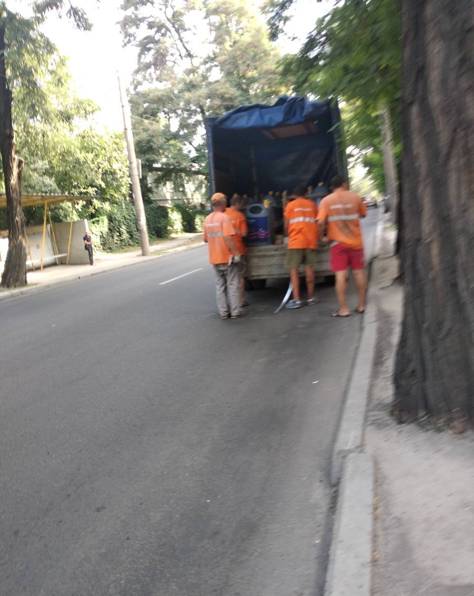 Чистый Днепр: ежедневно в городе устанавливаются с десяток урн. Новости Днепра