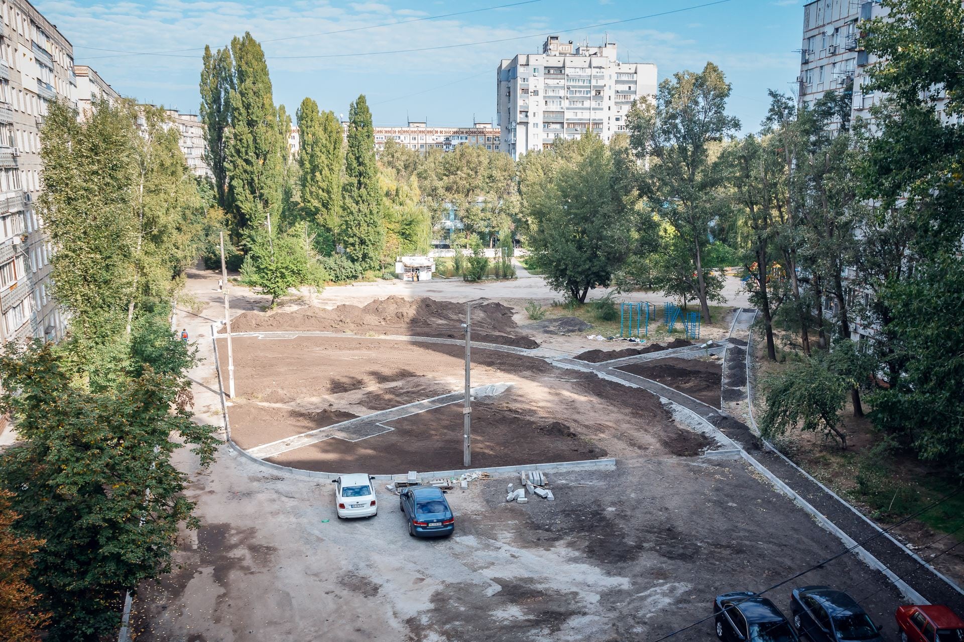 Деревья и лавочки вместо ржавых гаражей: в Днепре на Красном Камне строят сквер (фото). Новости Днепра 