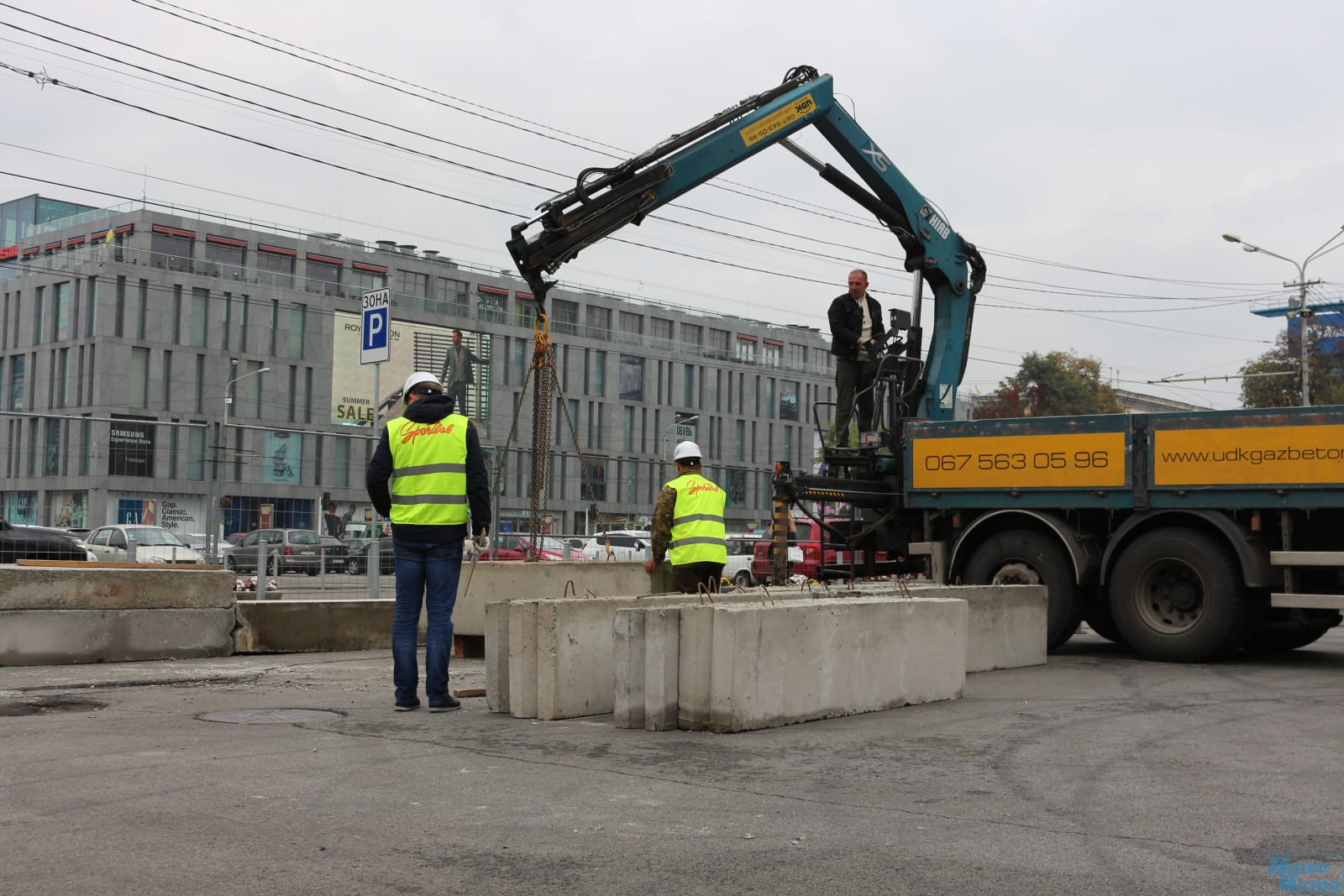 В Днепре на Героев Майдана впервые вместо ёлки появится аттракцион. Новости Днепра