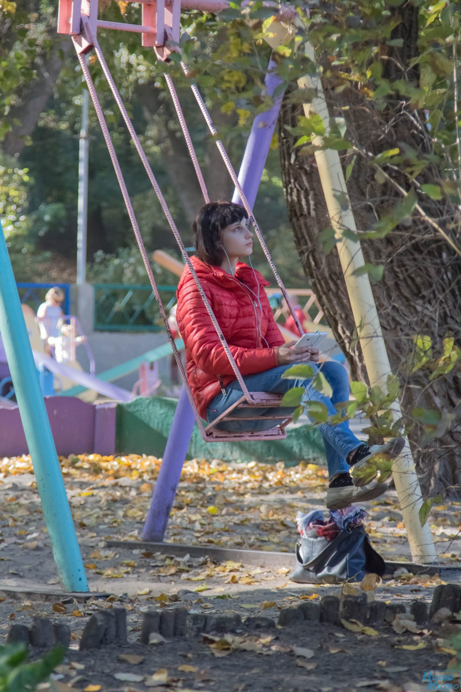 В Днепре аномально теплая осень: горожане достали футболки и шорты (Фото). Новости Днепра