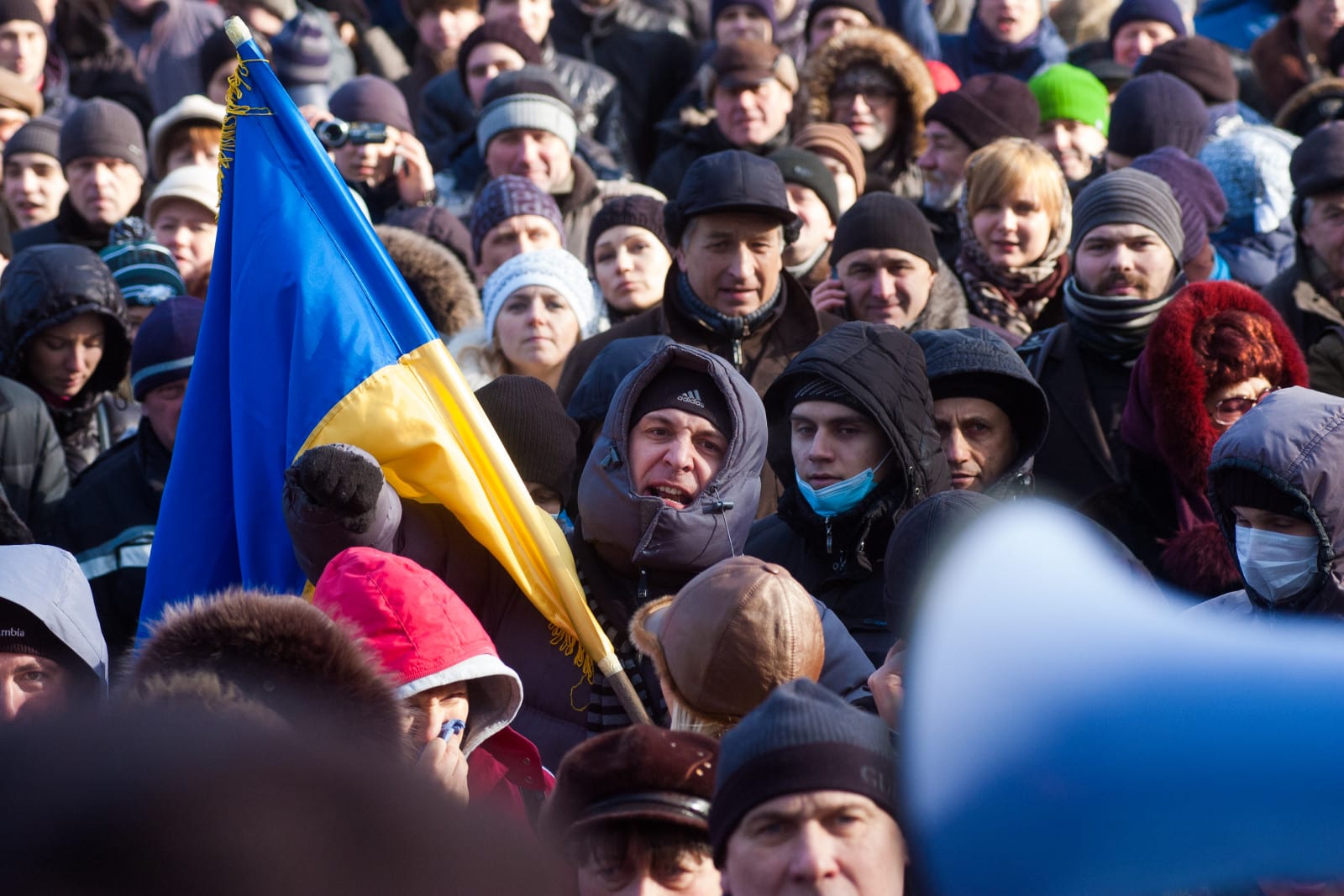 Банная шапка и мальчик с противогазом: днепряне вспомнили революцию. Новости Днепра