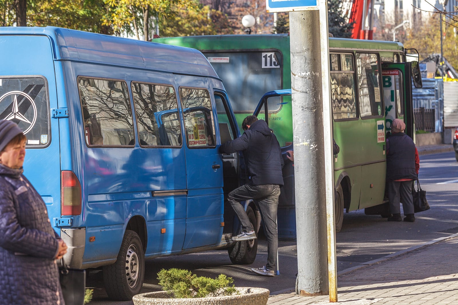 Социальный эксперимент: днепряне "забывают" уступать места инвалидам, детям и беременным. Новости Днепра