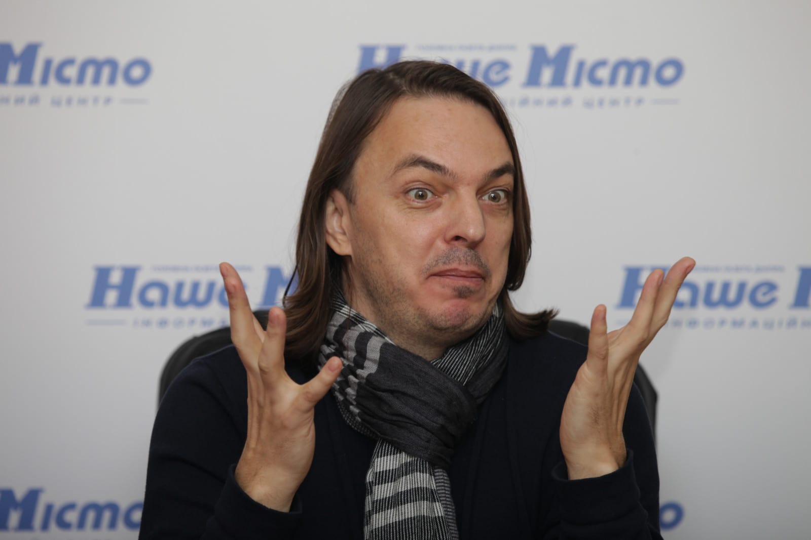 Святослав Кондратів показав дніпрянам скляну скрипку і розказав про важливість м’яса для музиканта. новости Днепра