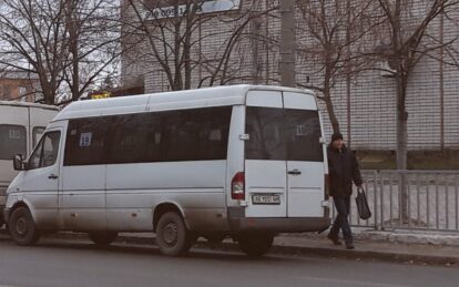 В Днепре добрый маршрутчик подвозит всех бабушек. Новости Днепра