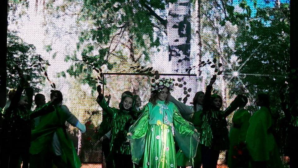 Как открывали главную елку Днепра в парке Глобы. Новости Днепра