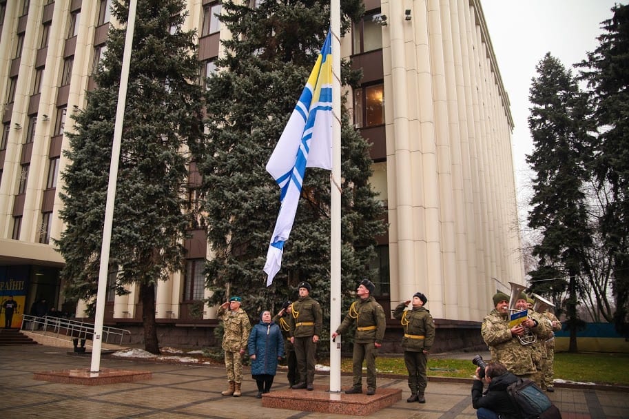 В Дніпрі підняли прапор ВМС України на підтримку полонених моряків. Новини Дніпра