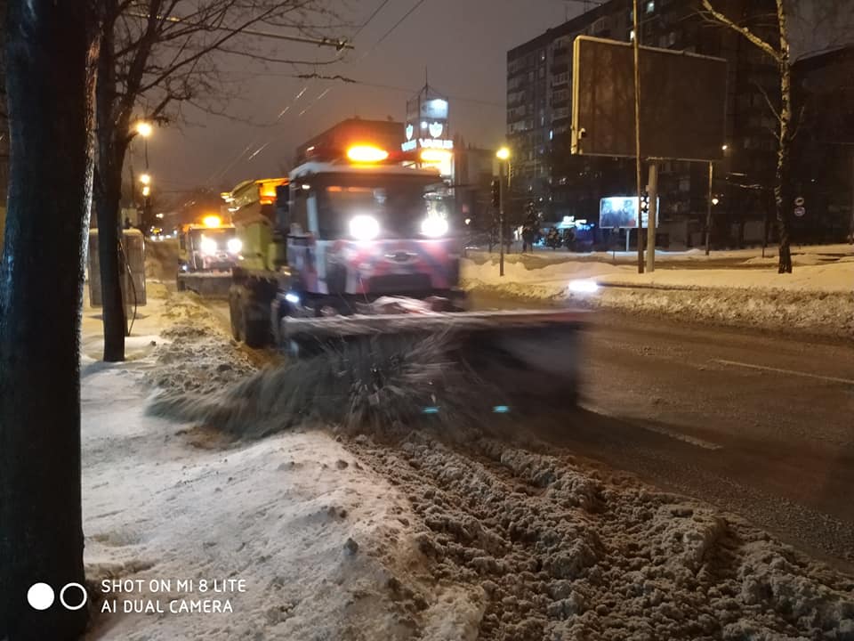 Пока вы спали: коммуналщики Днепра спасли город от снега (фото, видео). Новости Днепра