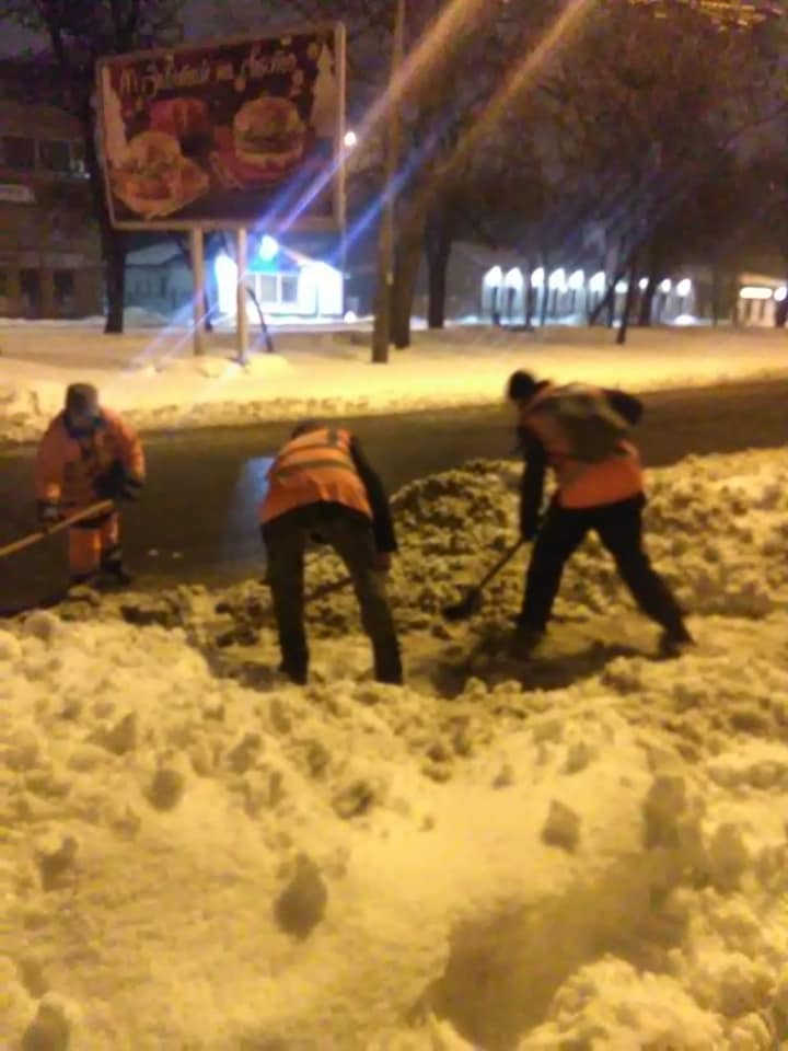 Пока вы спали: коммуналщики Днепра спасли город от снега (фото, видео). Новости Днепра