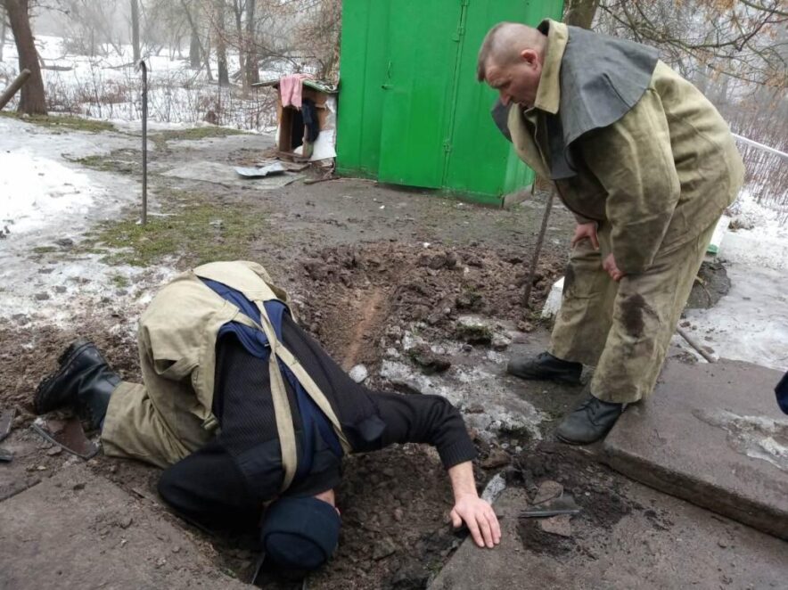 В Каменском щенок стал заложником канализации. Новости Днепра