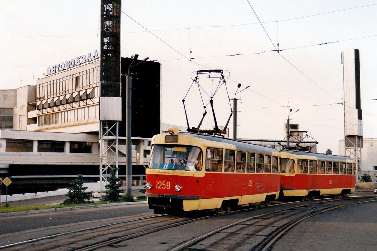 Электропаутина города: в сети появились фото трамваев Днепра 1997 года. Новости Днепра