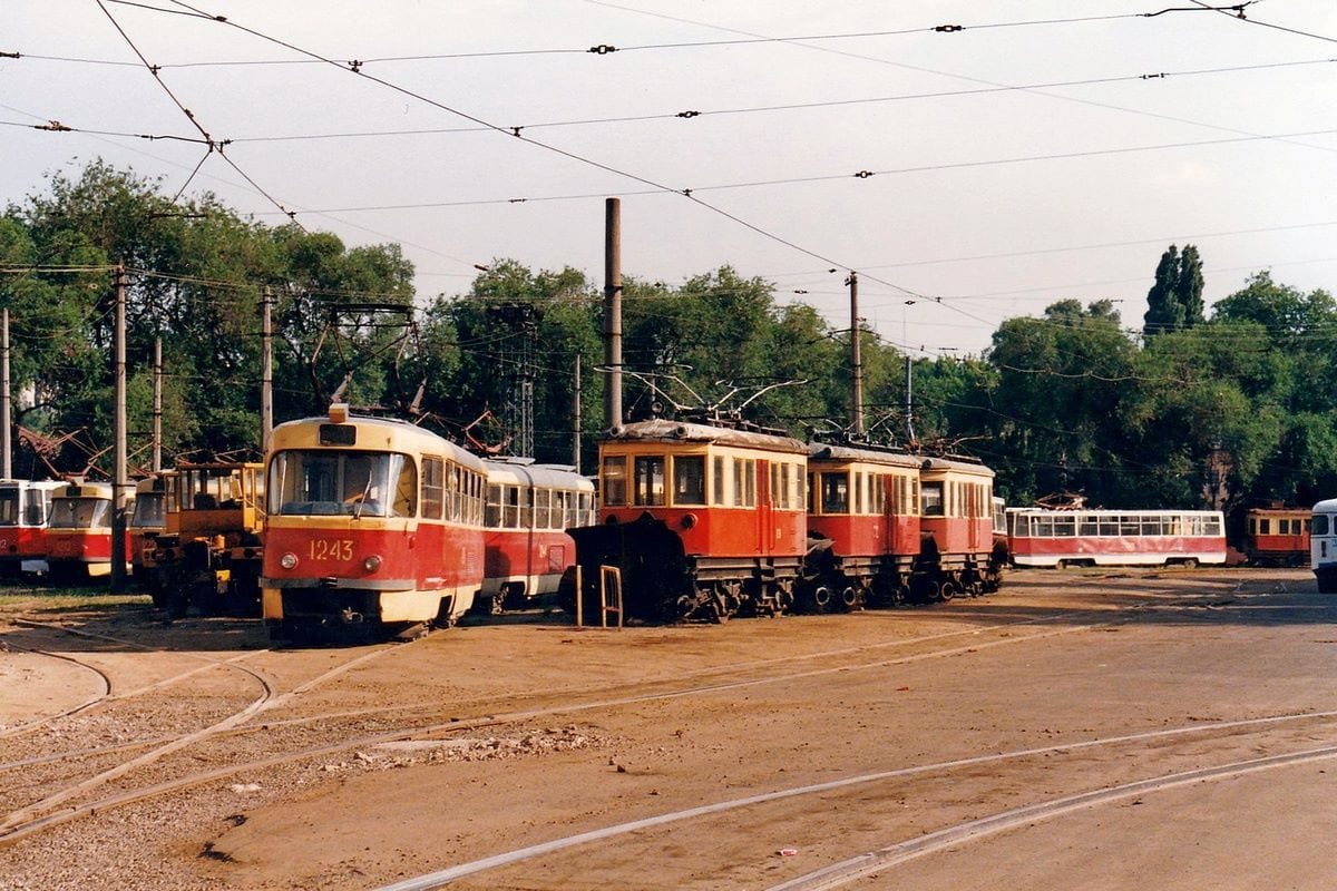 Электропаутина города: в сети появились фото трамваев Днепра 1997 года. Новости Днепра