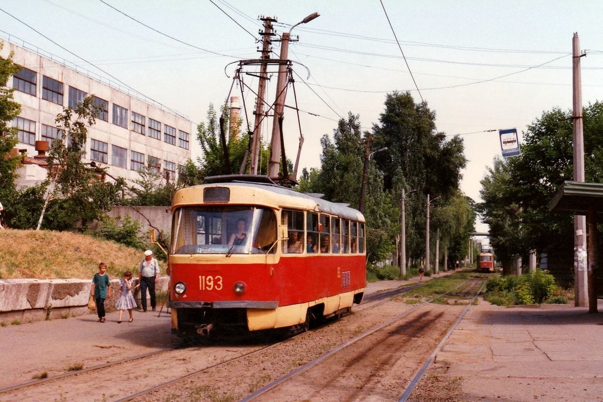 Электропаутина города: в сети появились фото трамваев Днепра 1997 года. Новости Днепра