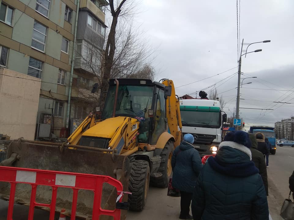 Тепло и комфорт: в Днепре на Слобожанском проспекте устанавливают современную остановку. Новости Днепра