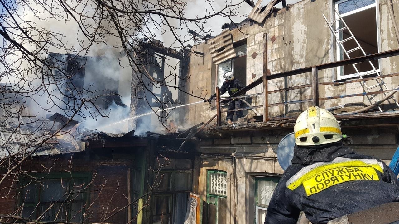 В центре Днепра масштабный пожар: есть пострадавшие (ФОТО). Новости Днепра