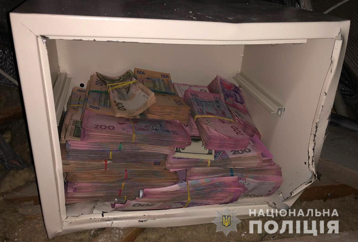 Килограммы наркотиков и оружие: в одном из подвалов Днепра оперативники "накрыли" лабораторию. Новости Днепра