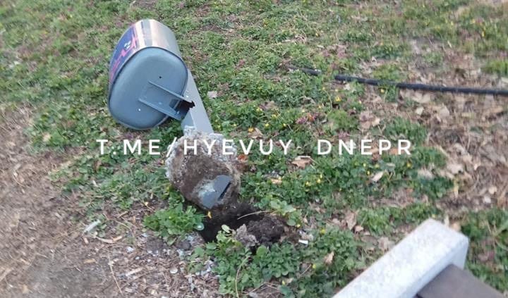 В Днепре разбушевались вандалы: разбито более 20 новых урн в парке – воинском кладбище (ФОТО). Новости Днепра