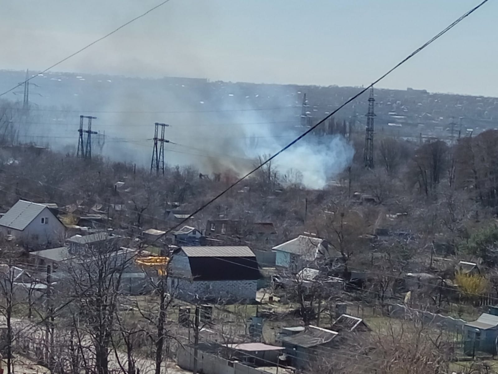 В Днепре пожар в районе Приднепровской ТЭС: горят дачи (Видео). Новости Днепра