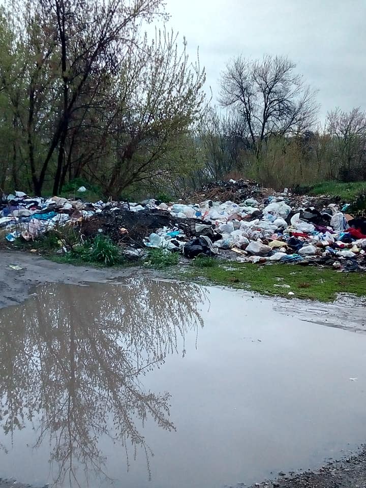 Под Днепром местные жители превратили балку в свалку. Новости Днепра