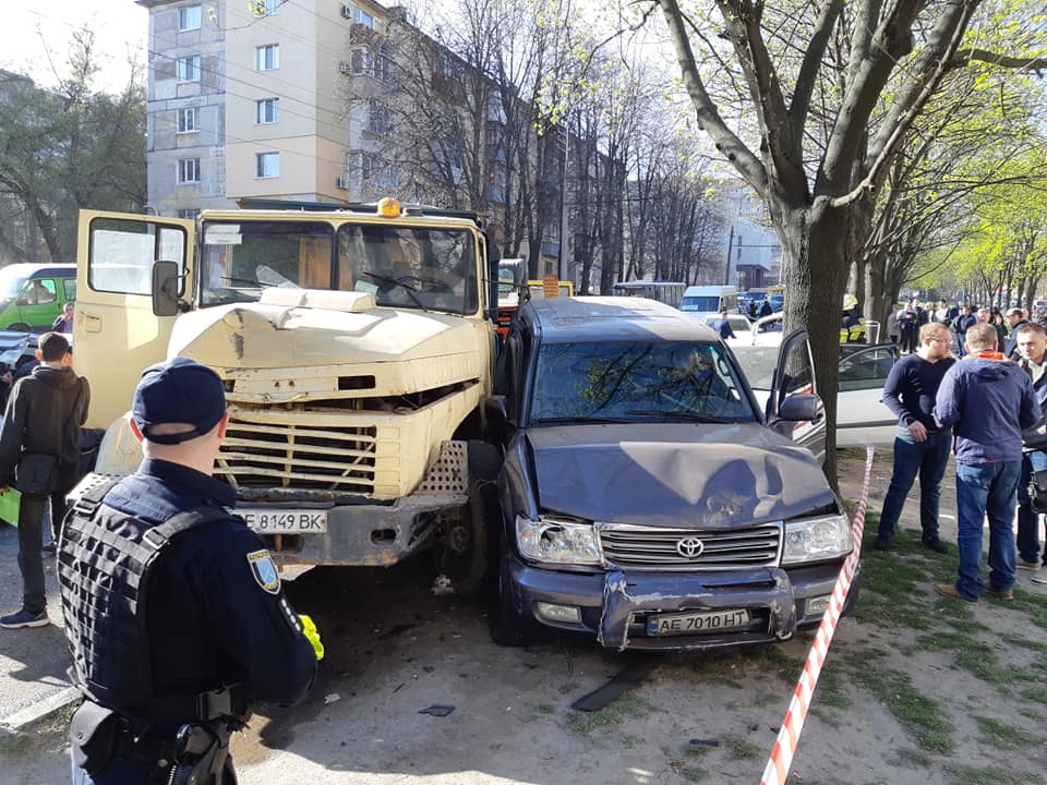 Пострадавшие в массовом ДТП на проспекте Поля получат компенсацию от горсовета Днепра. Новости Днепра