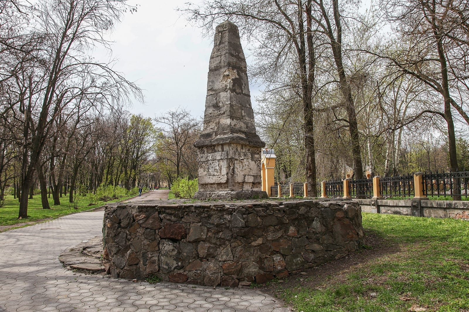 От провинциального городка до космической столицы: школа гидов DniproCityWalks провела экскурсии для горожан. Новости Днепра