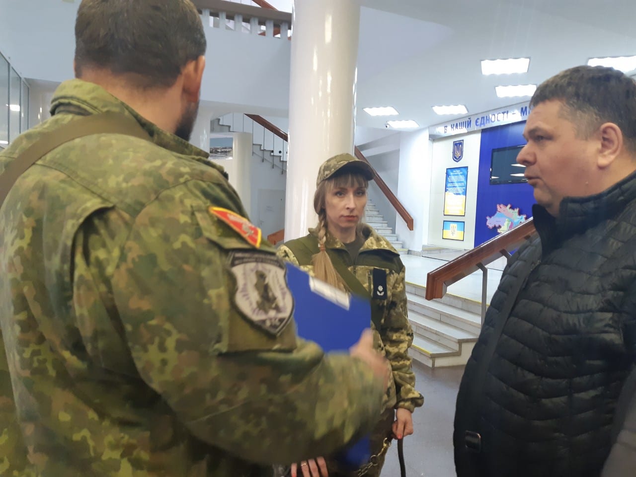 В Днепре "заминировали" горсовет: репортаж с места событий. Новости Днепра