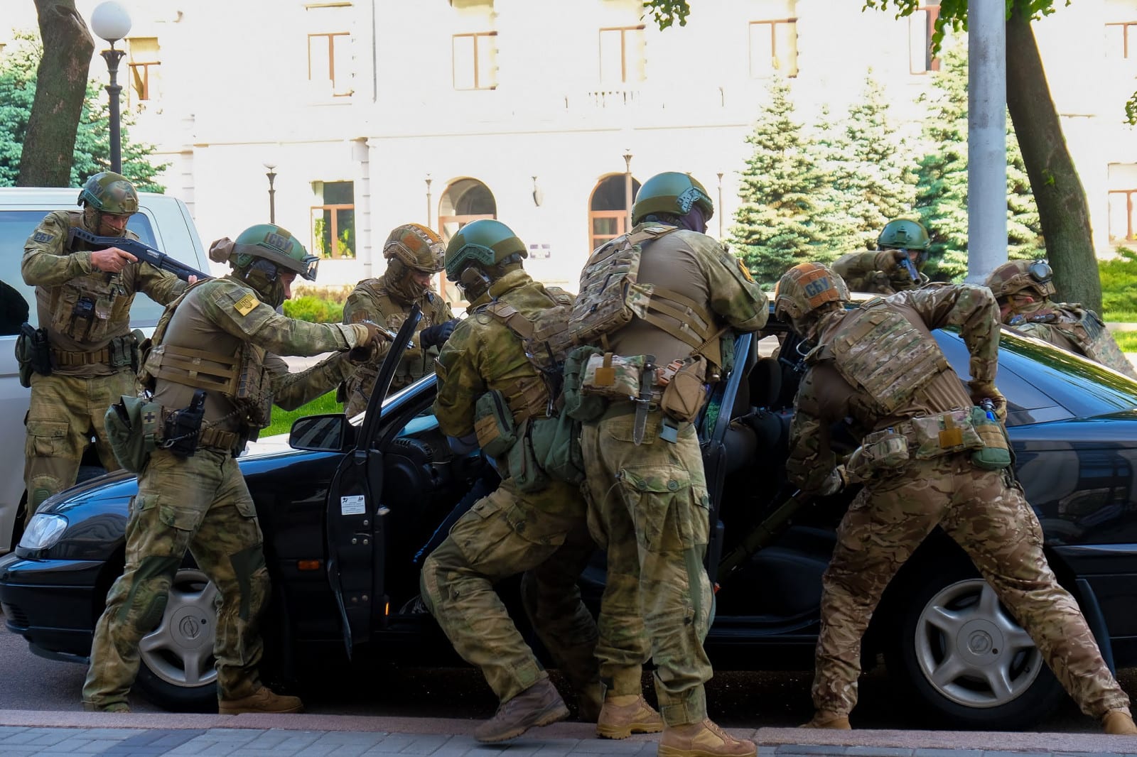 В Днепре неизвестные пытались «захватить» облгосадминистрацию (Фото). Новости Днепра