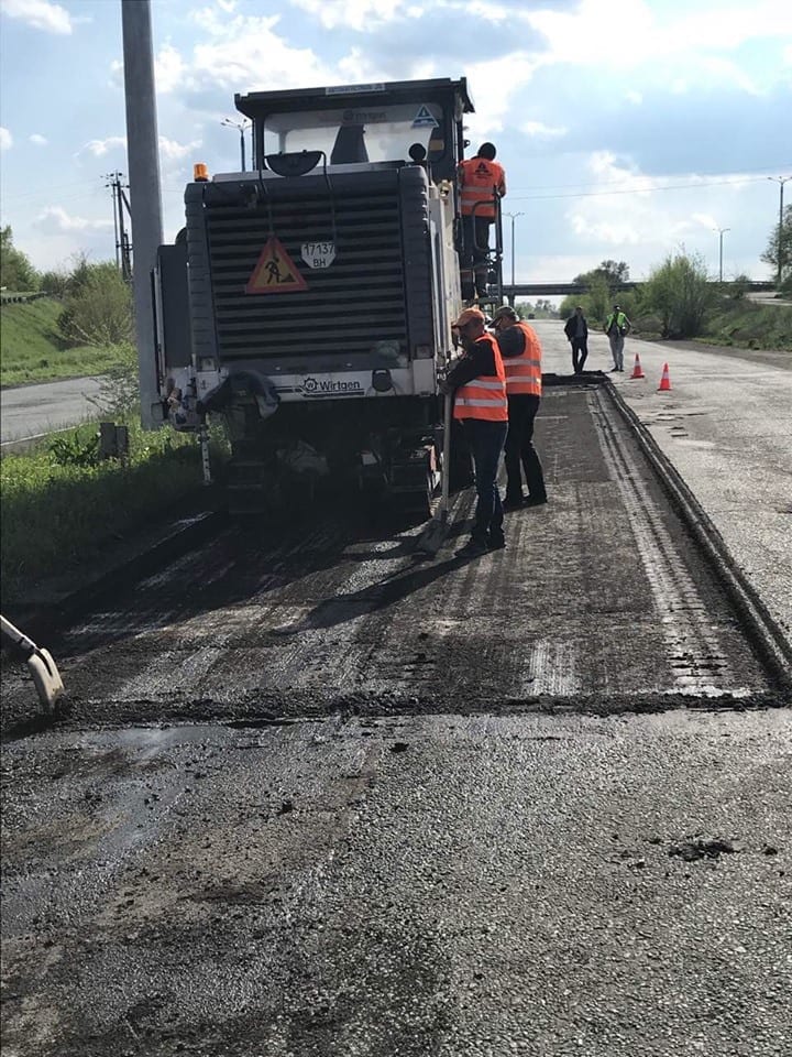 Ямы в прошлом: в Днепропетровской области массово ремонтируют трассы. Новости Днепра