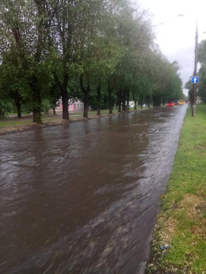 Венеция под Днепром: сильный ливень превратил улицы в реки (Фото). Новости Днепра