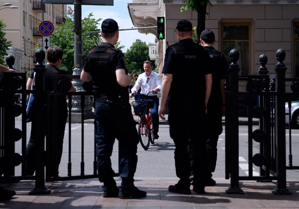 Олег Ляшко купил велосипед и поклялся ездить только на нем (Фото). Новости Днепра