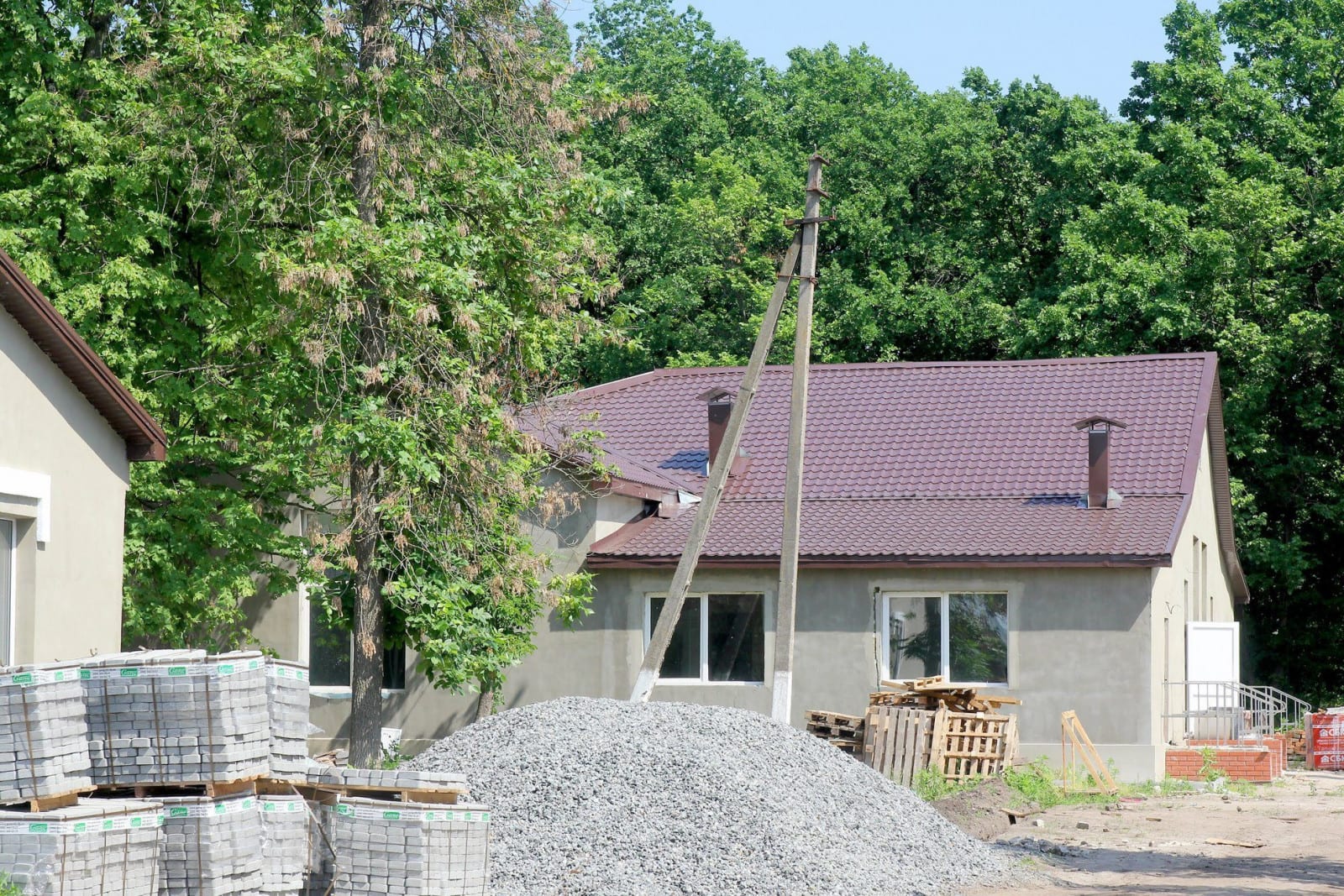 Под Днепром активно реконструируют давно забытый детский лагерь (Фото). Новости Днепра