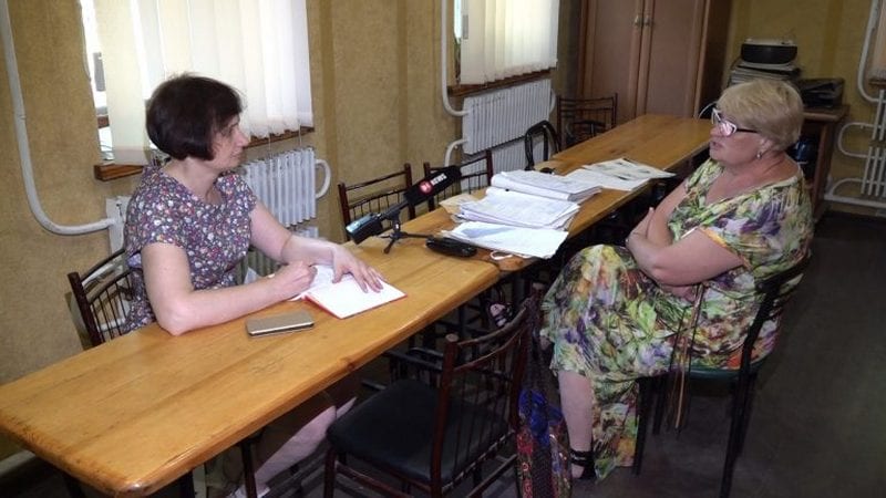 Хотела спасти внучку, а осталась без квартиры: под Днепром женщину с детьми выселяют из дома. Новости Днепра