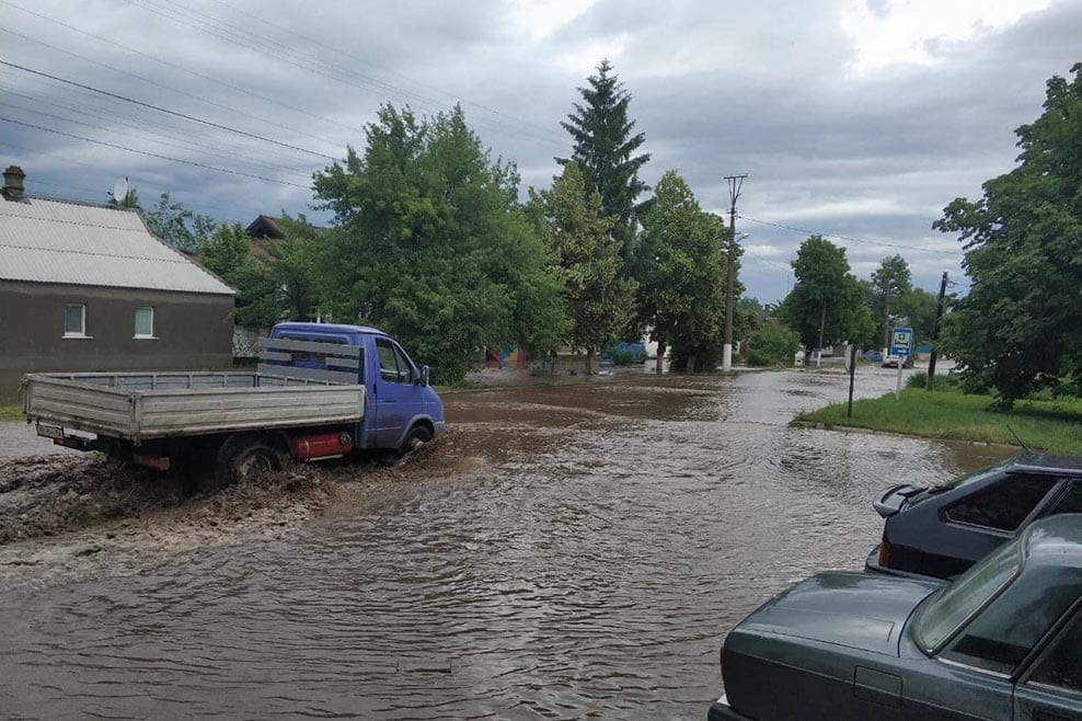 Под Днепром река вышла из берегов и затопила огромную территорию (Фото, видео). Новости Днепра