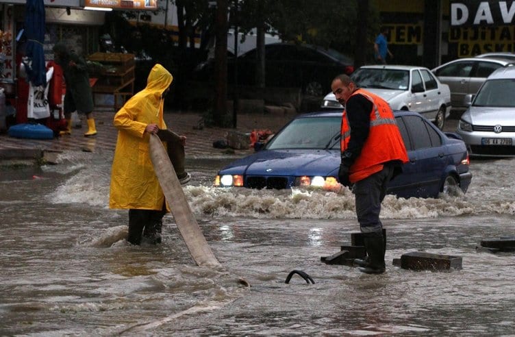 В Турции страшный потоп уносит жизни: водой залито все (Фото, видео). Новости Днепра