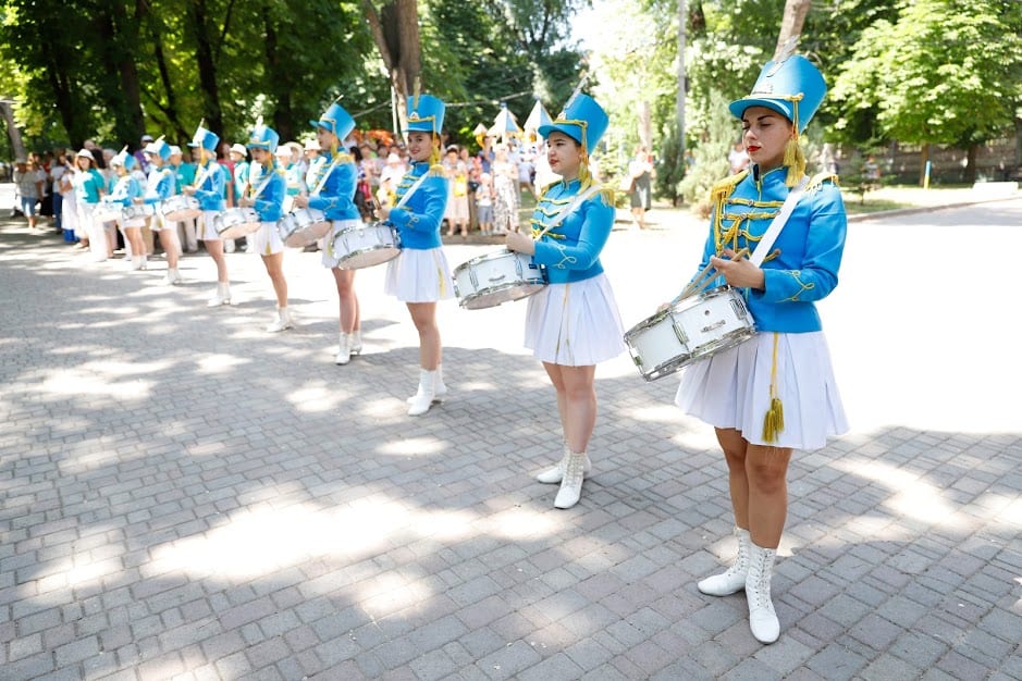 Хода рекордсменів, народна творчість та спортивні тренди: в Дніпрі триває перший масштабний фестиваль життєлюбів. Новости Днепра