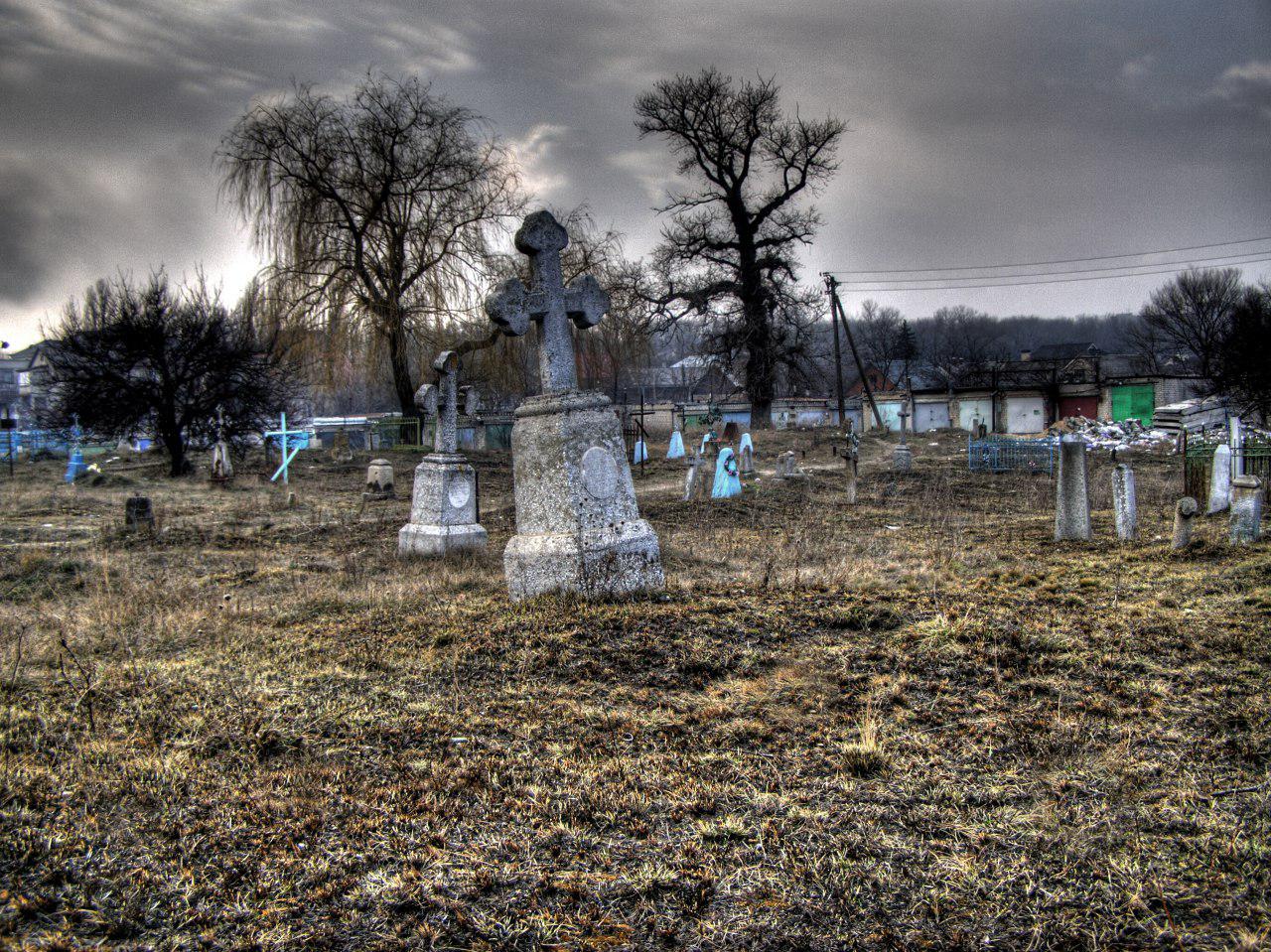 В сети появились мистические фото старинных кладбищ Днепра. Новости Днепра